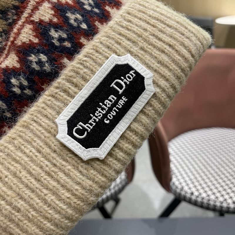 Dior hat (1690)