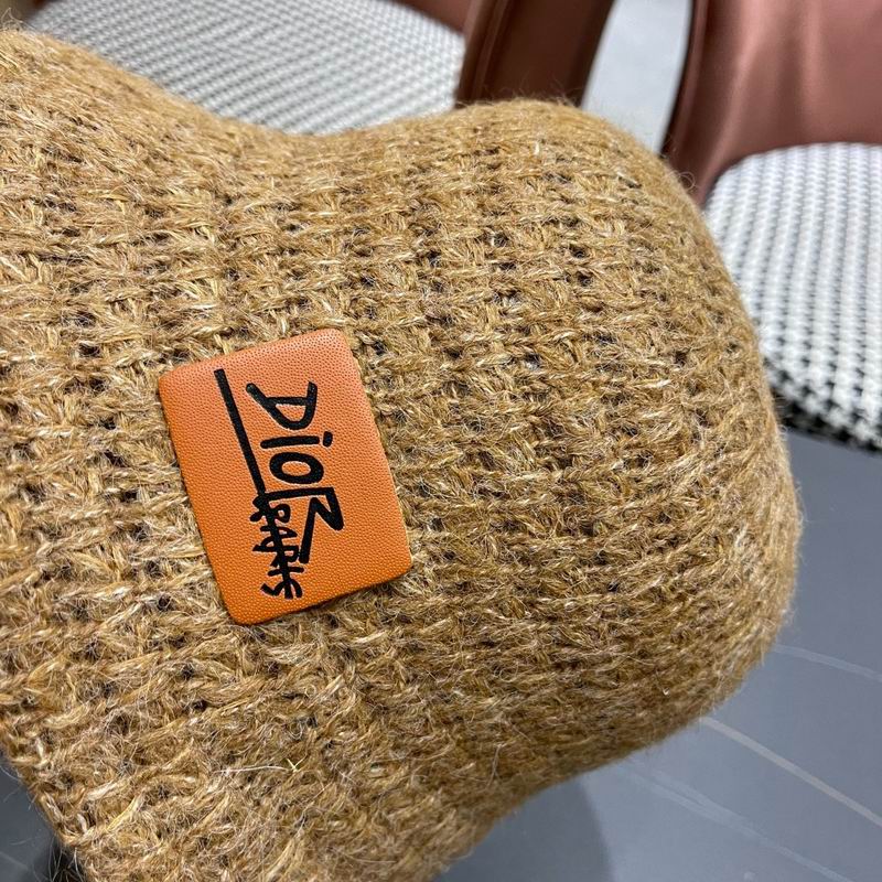 Dior hat (823)