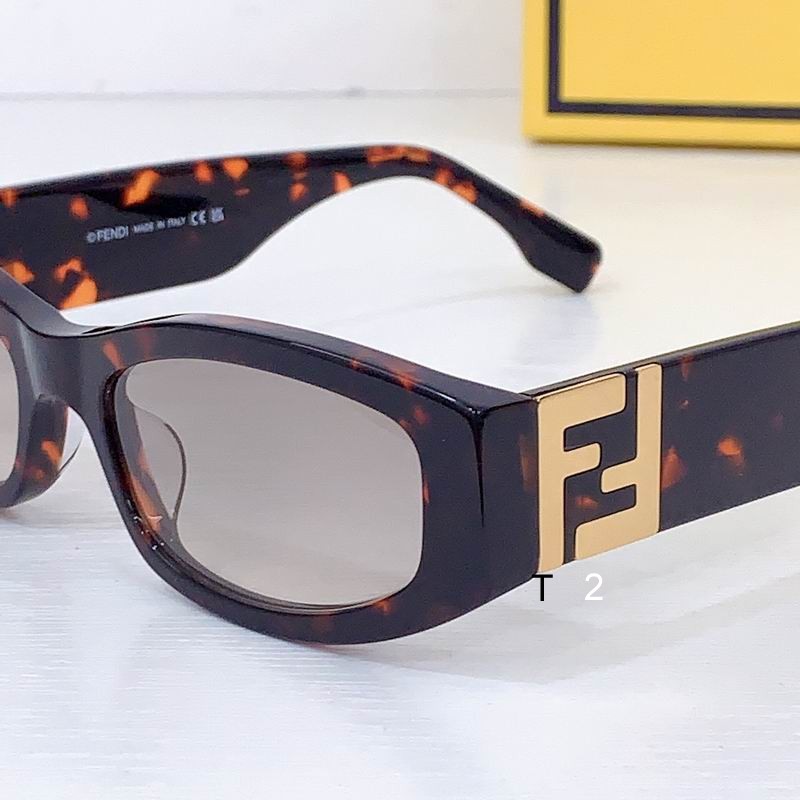 Fendi  FE40199U 54 21-145 b17