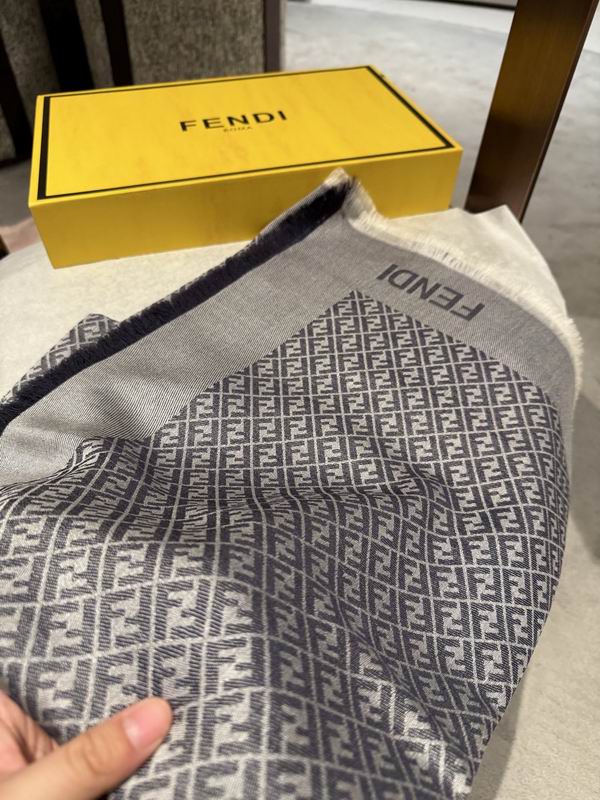 Fendi Scarf 140X140cm E41 (11)