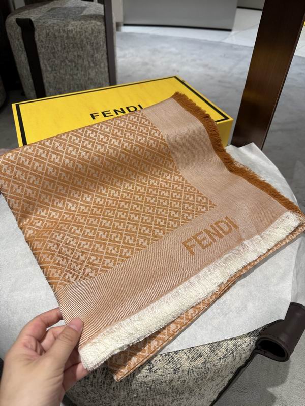 Fendi Scarf 140X140cm E41 (5)