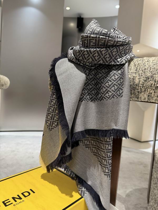 Fendi Scarf 140X140cm E41 (9)