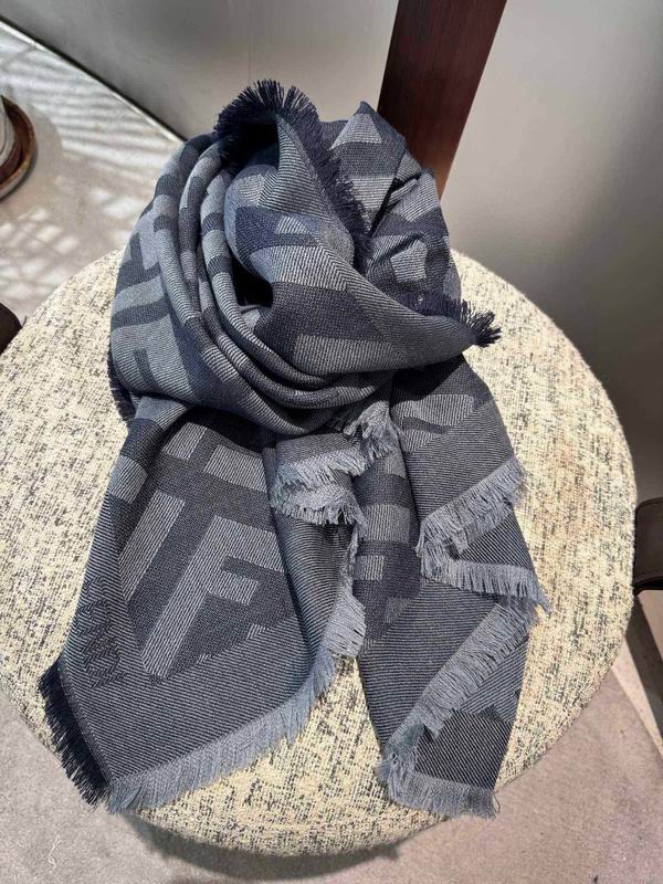 Fendi Scarf 140X140cm E55 (12)