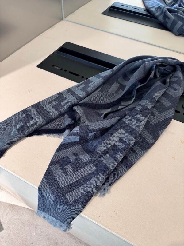 Fendi Scarf 140X140cm E55 (13)
