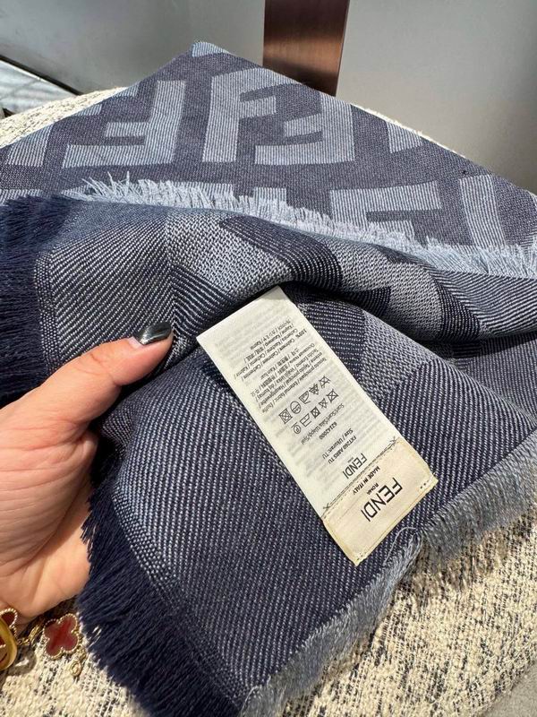 Fendi Scarf 140X140cm E55 (15)