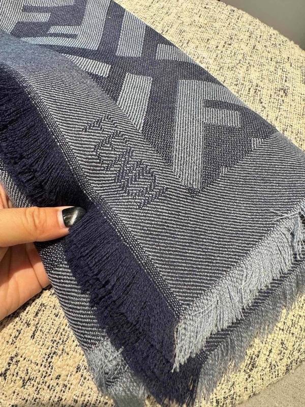 Fendi Scarf 140X140cm E55 (16)