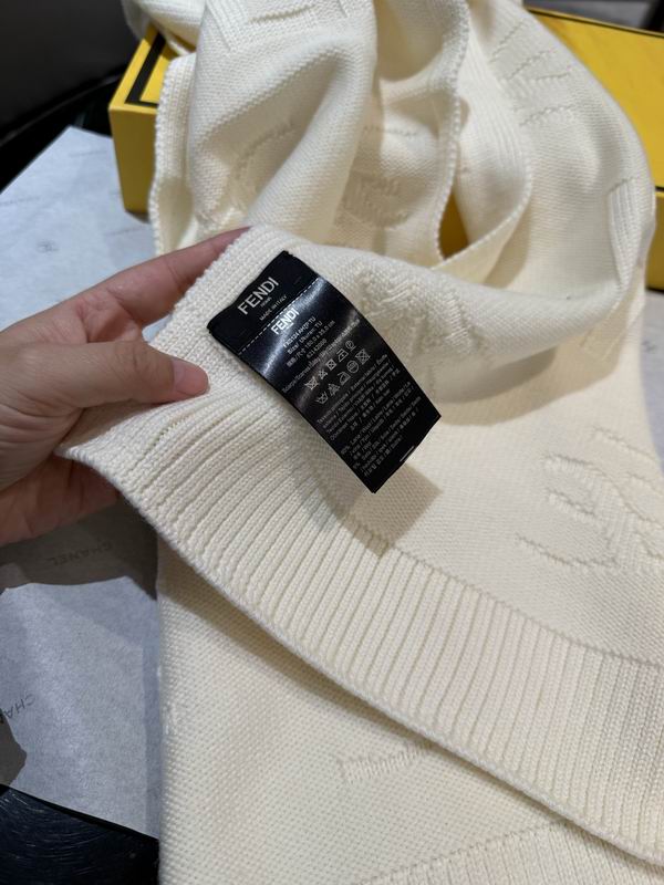 Fendi Scarf 33X180cm 100%羊绒 E106 (1)
