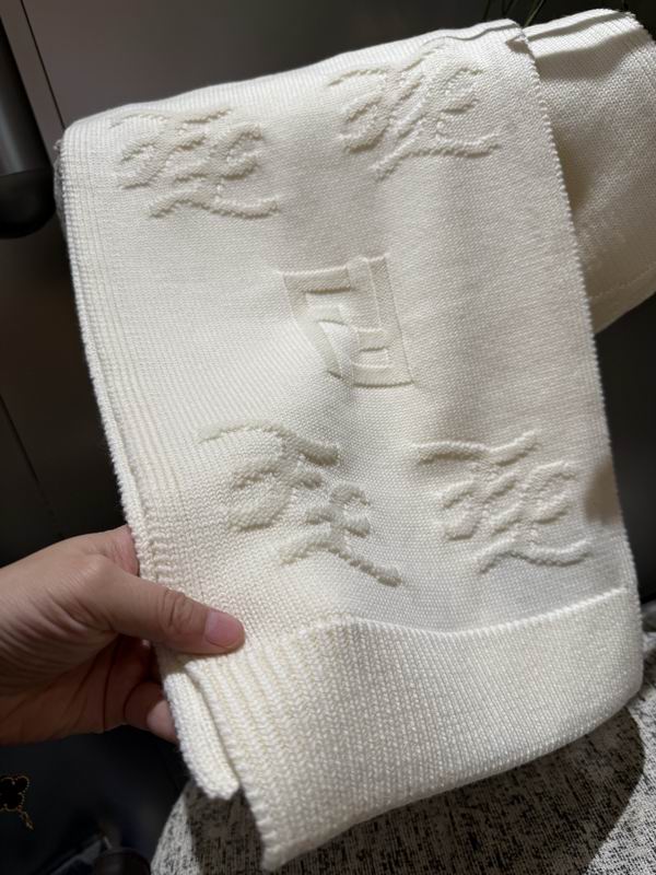 Fendi Scarf 33X180cm 100%羊绒 E106 (5)