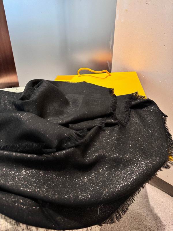 Fendi Scarf E102 (3)
