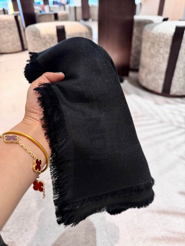 Fendi Scarf E102 (5)