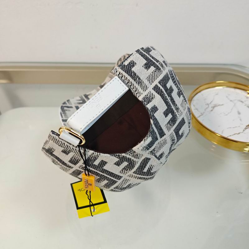 Fendi cap dx (800)