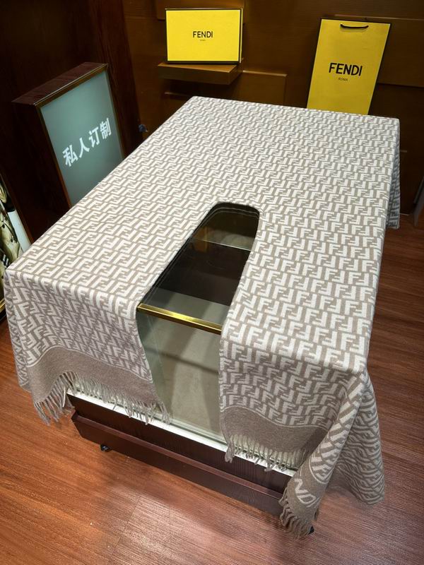 Fendi cloak 160X140cm E11 (10)