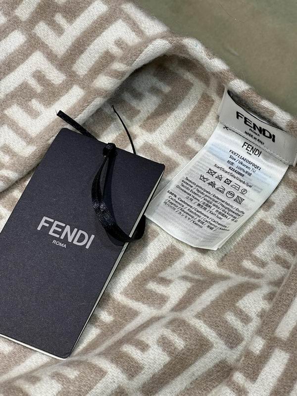 Fendi cloak 160X140cm E11 (11)