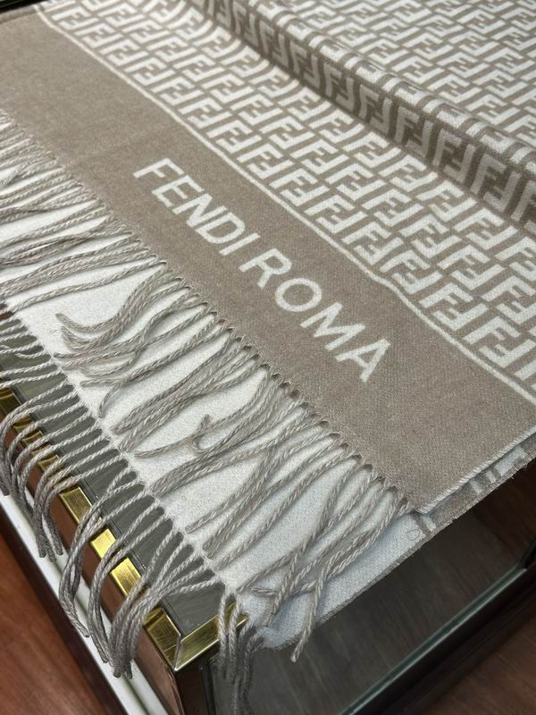 Fendi cloak 160X140cm E11 (14)