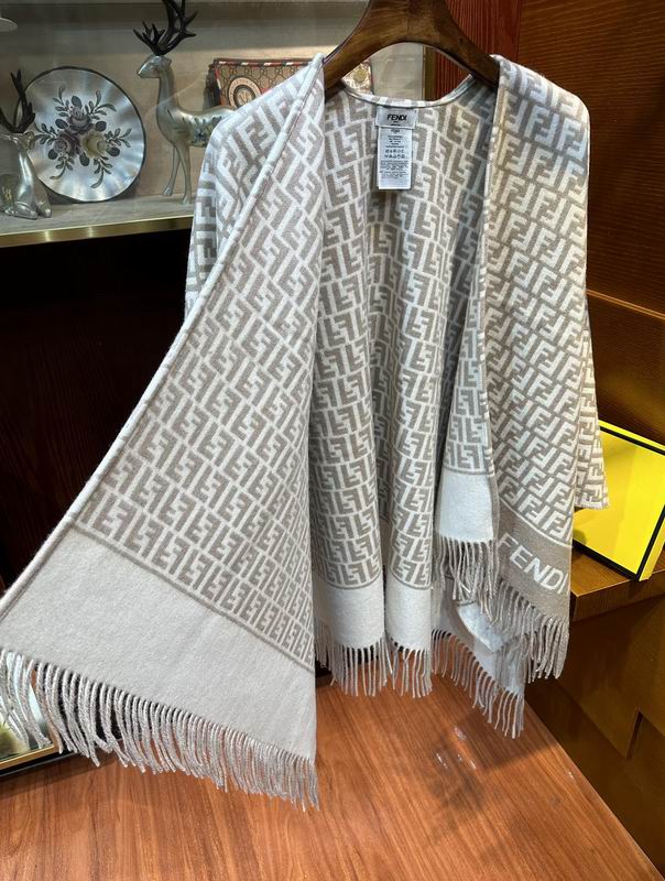 Fendi cloak 160X140cm E11 (15)