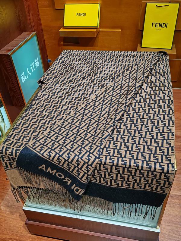 Fendi cloak 160X140cm E11 (3)