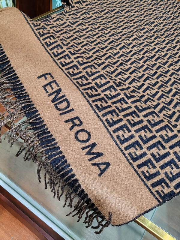 Fendi cloak 160X140cm E11 (4)