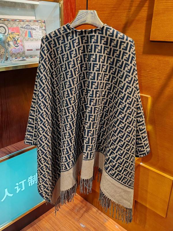 Fendi cloak 160X140cm E11 (5)