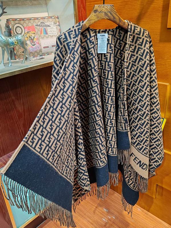 Fendi cloak 160X140cm E11 (6)