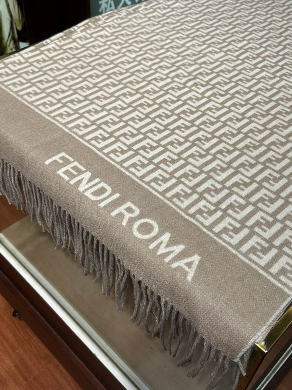 Fendi cloak 160X140cm E11 (9)