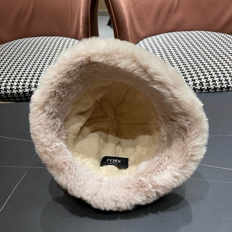 Fendi hat (1301)