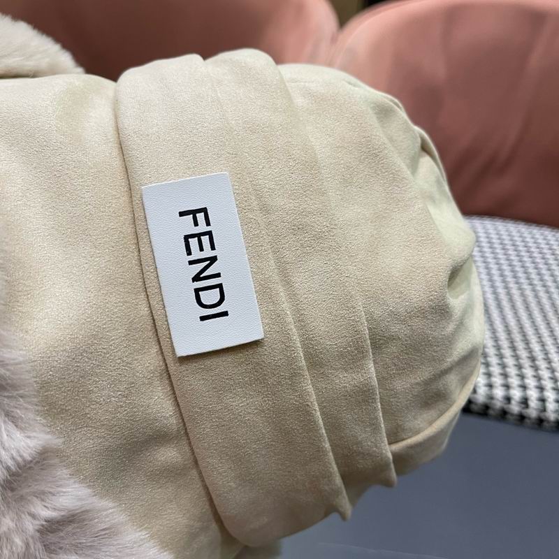 Fendi hat (1303)