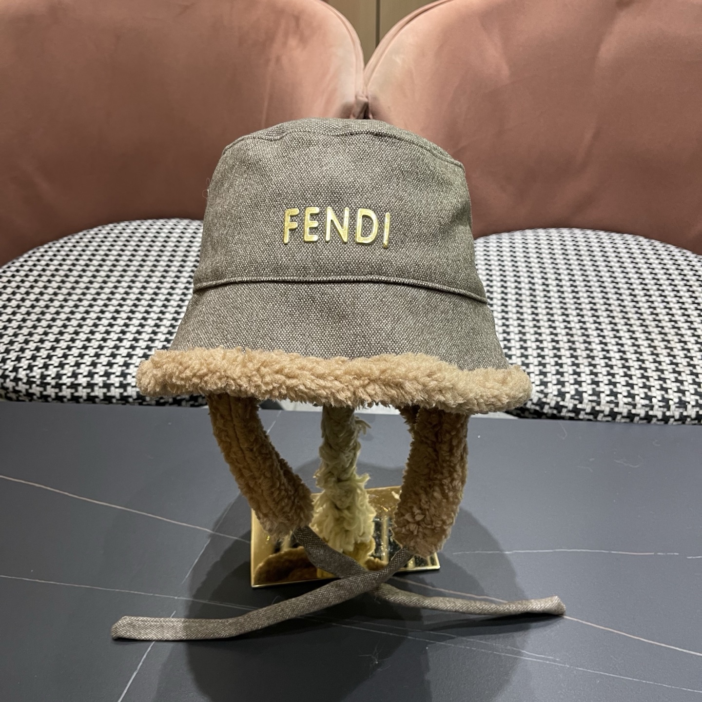 Fendi hat (502)