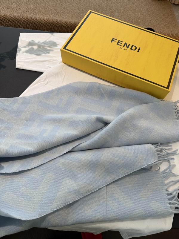 Fendi scarf E29 (1)