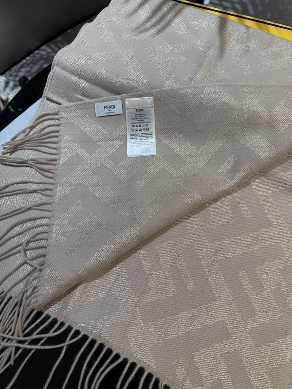 Fendi scarf E31 (3)