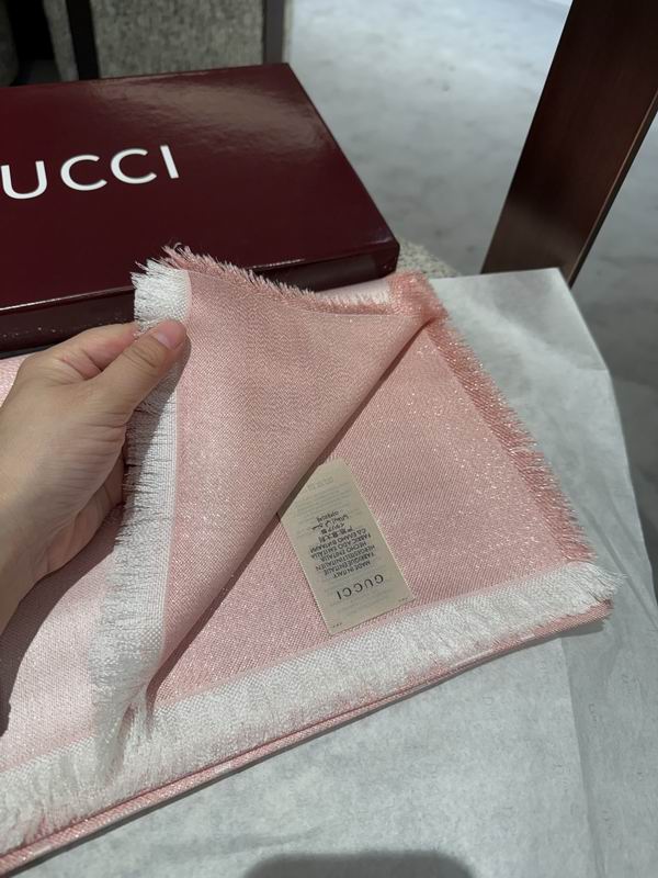 Gucci Scarf 140X140cm E52 (35)