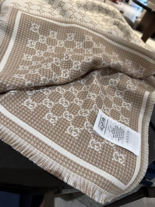 Gucci Scarf 47X180cm E39 (47)