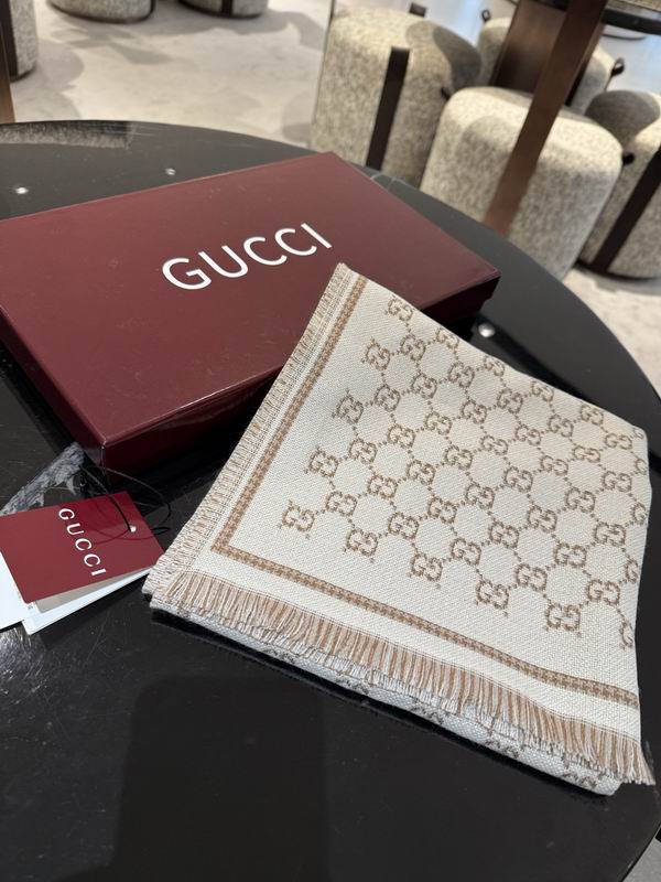 Gucci Scarf 47X180cm E39 (50)
