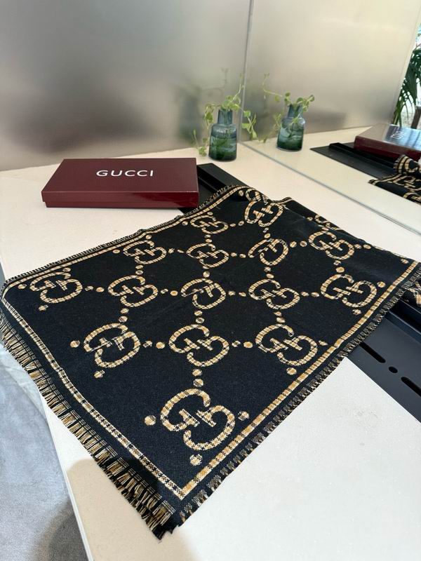 Gucci Scarf 47X180cm E65 (32)