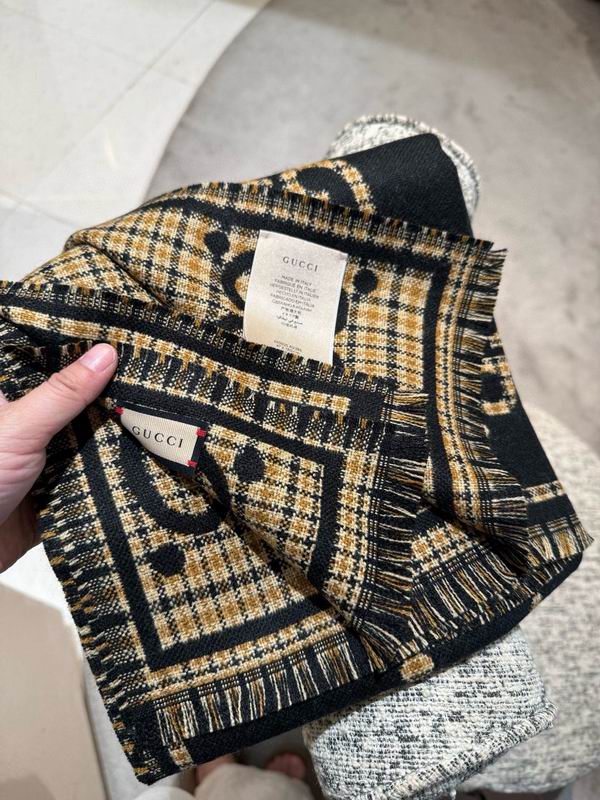 Gucci Scarf 47X180cm E65 (33)