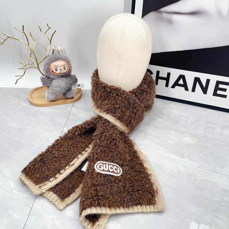 Gucci Scarf dx (198)