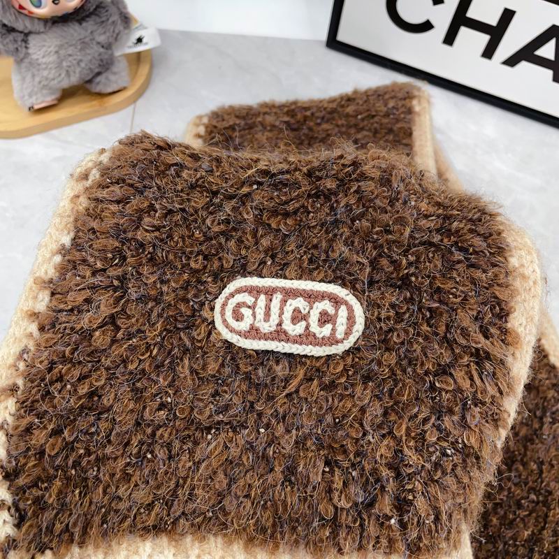 Gucci Scarf dx (201)