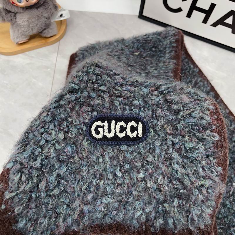 Gucci Scarf dx (210)