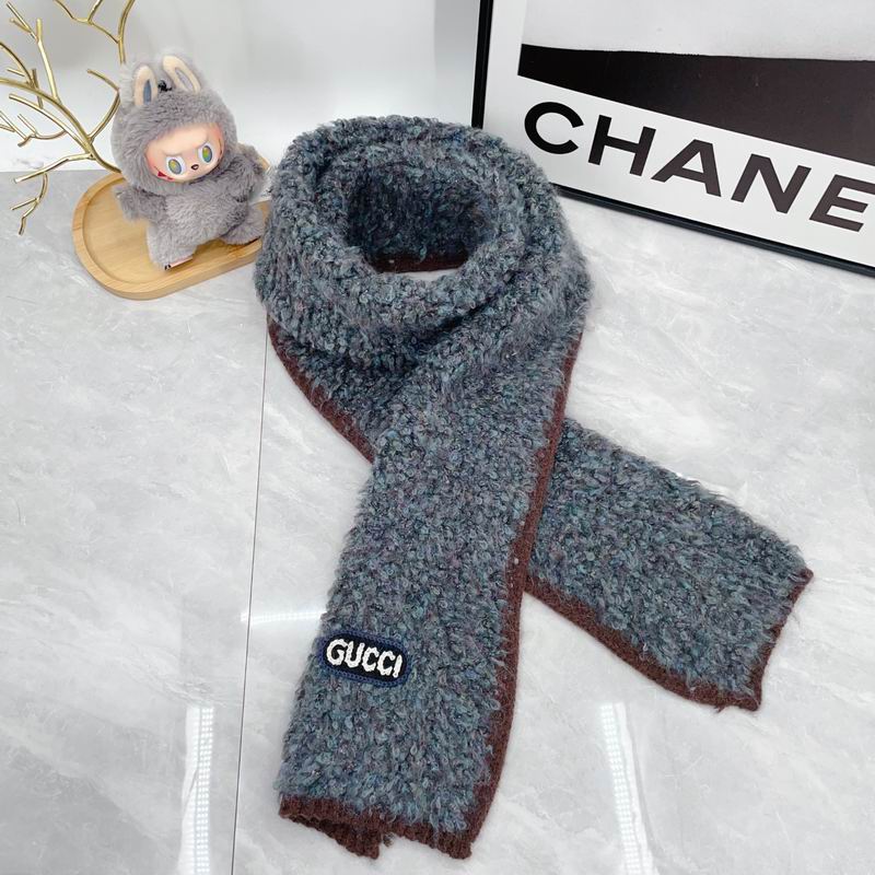 Gucci Scarf dx (214)