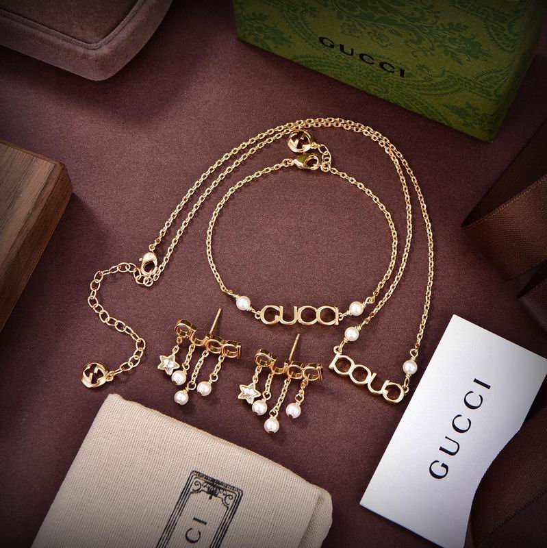 Gucci Suits 09yxx10 (1)