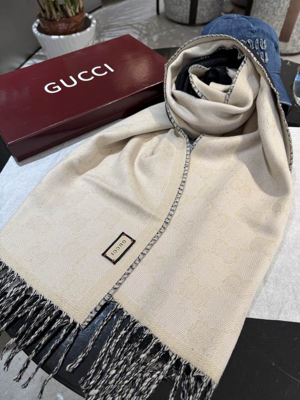 Gucci scarf 34X195cm E20 (20)