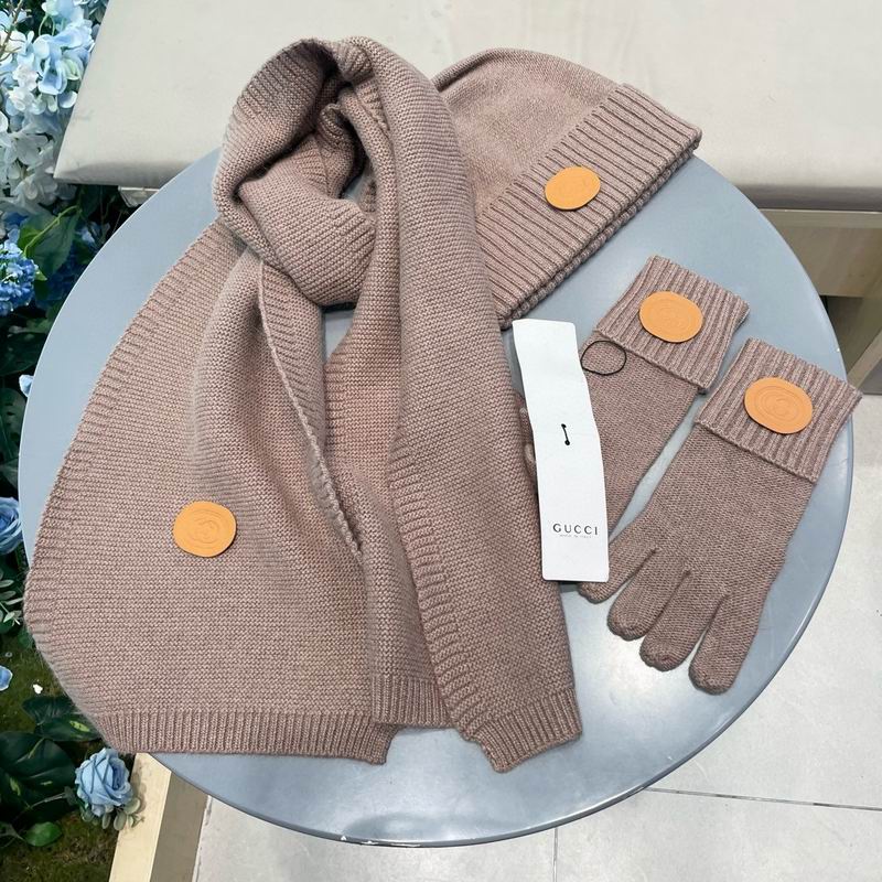 Gucci scarf hat gloves (12)