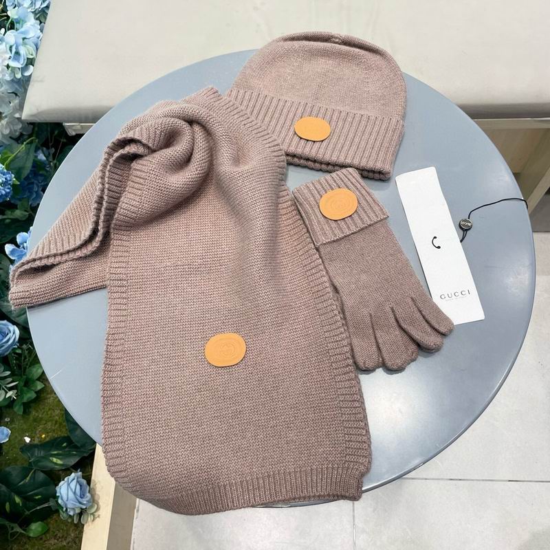 Gucci scarf hat gloves (16)