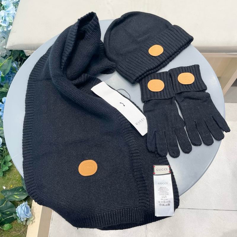 Gucci scarf hat gloves (18)
