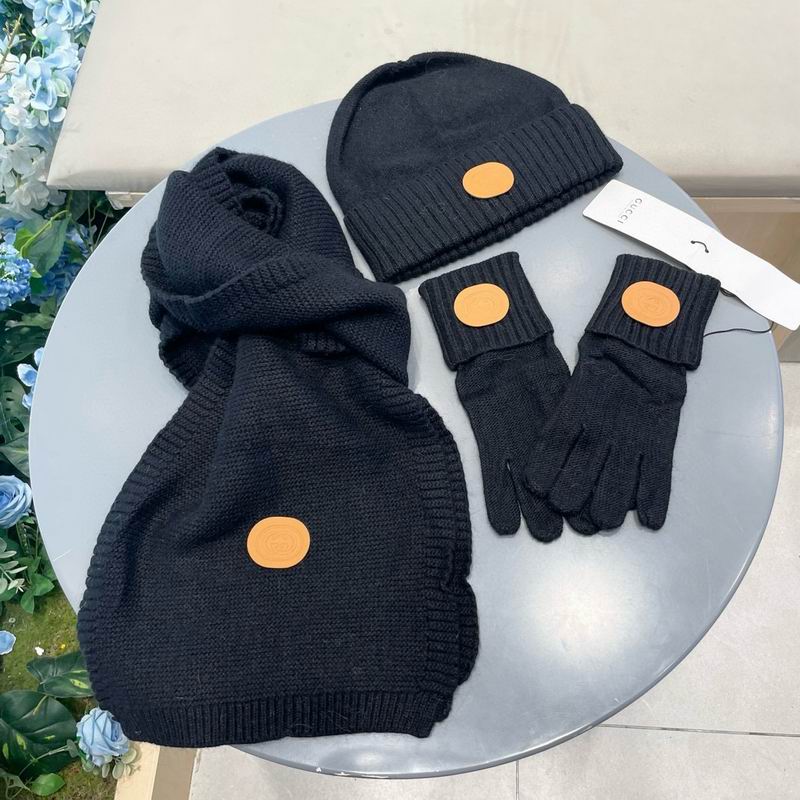Gucci scarf hat gloves (23)