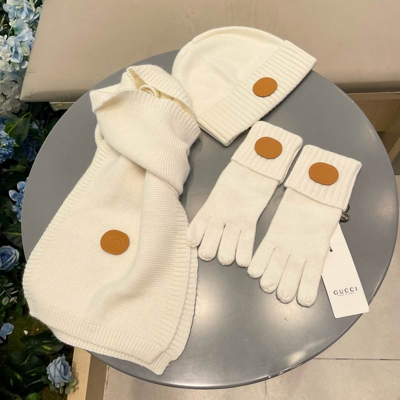 Gucci scarf hat gloves (30)
