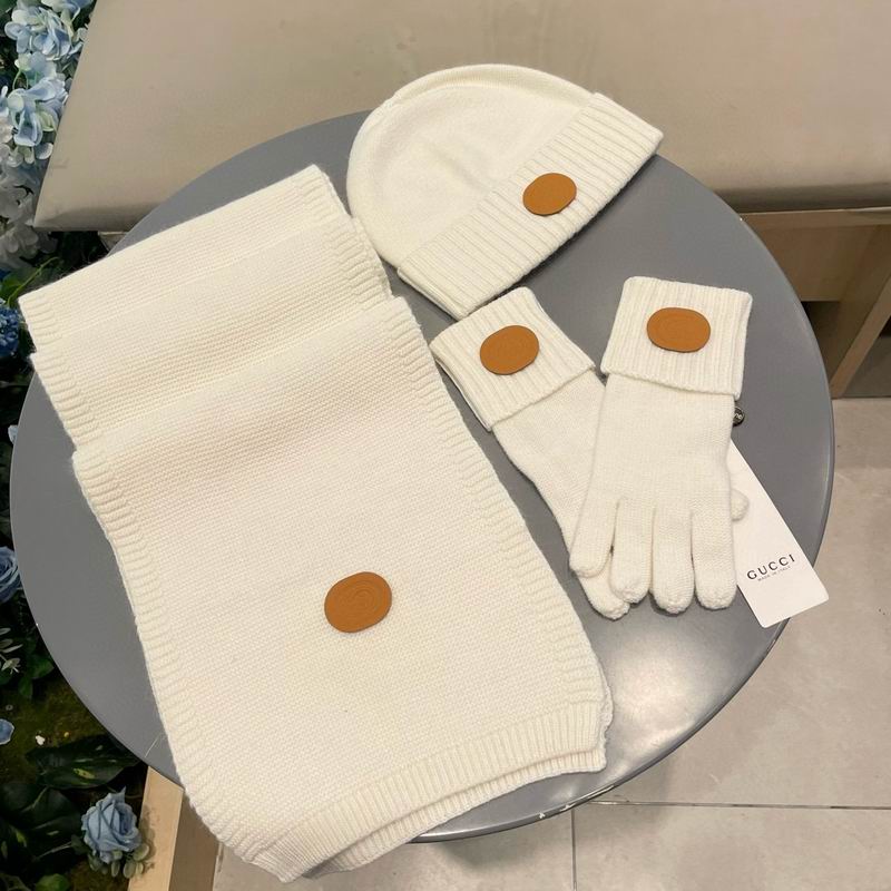 Gucci scarf hat gloves (32)