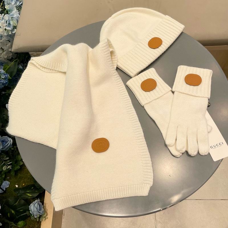 Gucci scarf hat gloves (34)