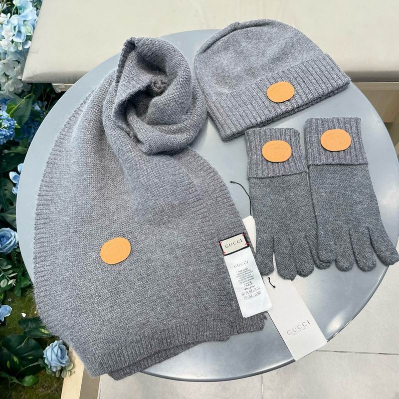 Gucci scarf hat gloves (37)