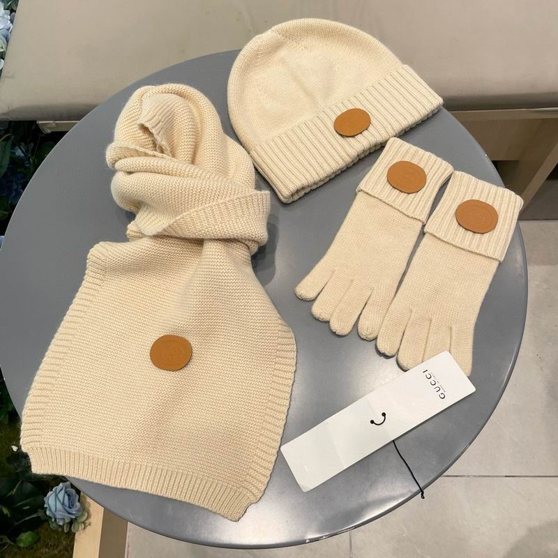 Gucci scarf hat gloves (4)