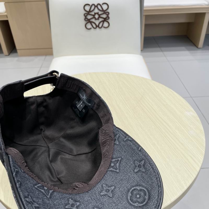 LV Cap (114)